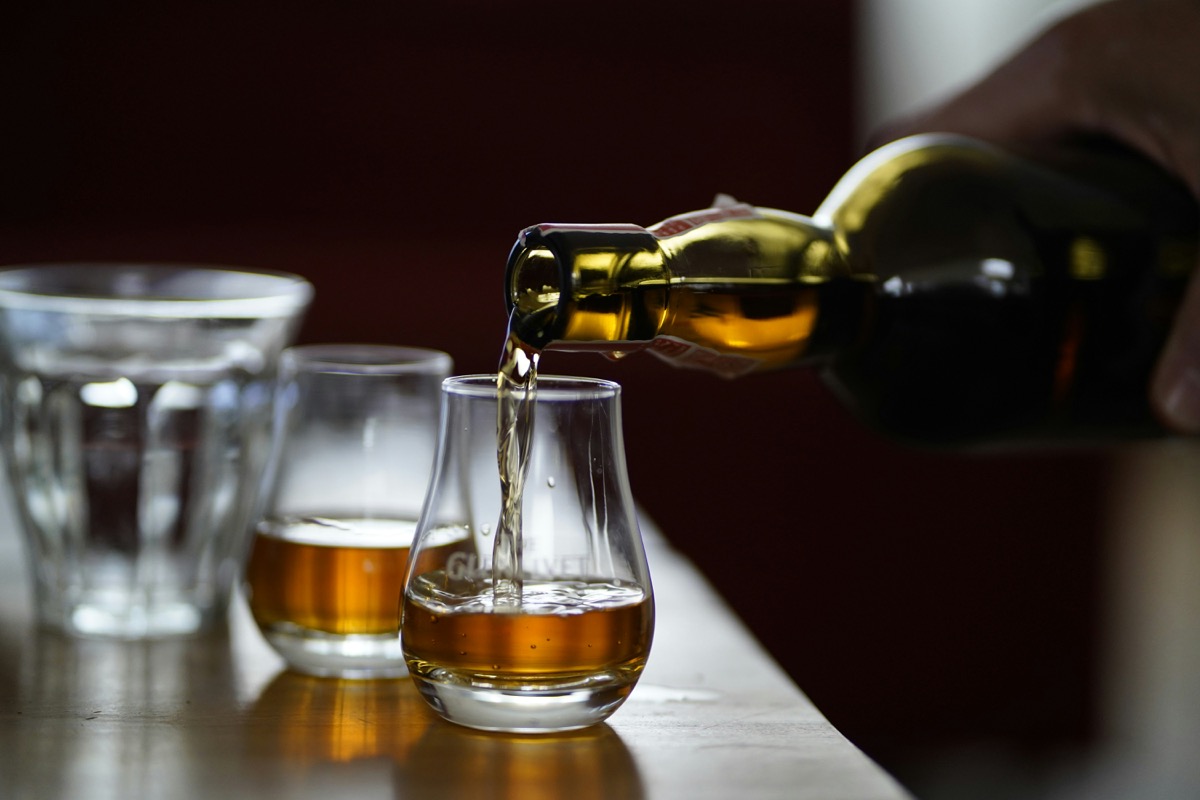 Expert-ledd whiskeyprovning hemma